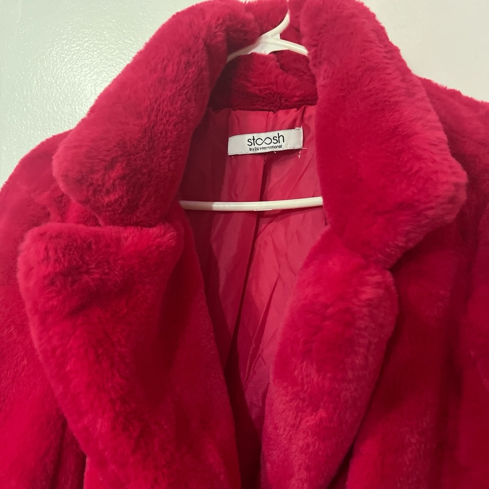 Stoosh Plush Faux Fur Women's Coat in Hot Pink